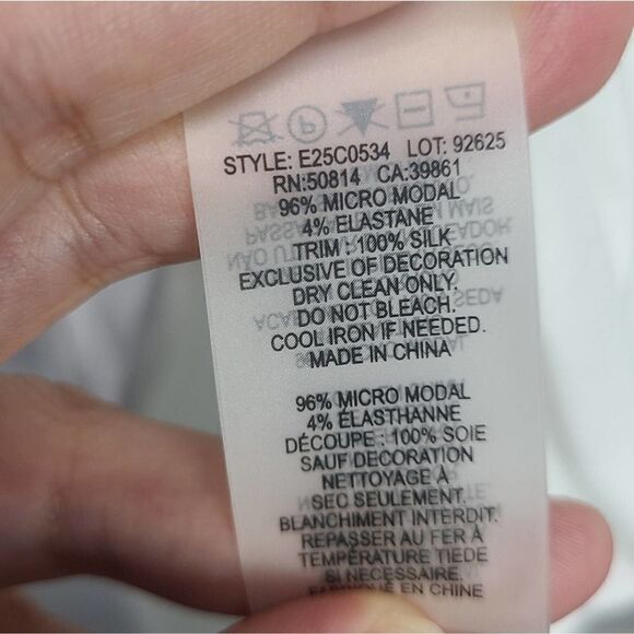 Elie Tahari Women'sĀ Silk Blend BoatāNeck Blouse SizeāMediumā - Picture 6 of 6